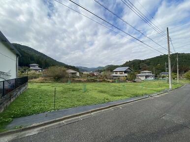 現地と前面道路