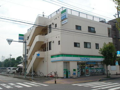 ファミリーマート蕨南町一丁目店