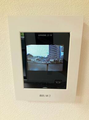 新品のテレビドアホン　事前に来客の確認が出来るのでセキュリティ面でも安心です