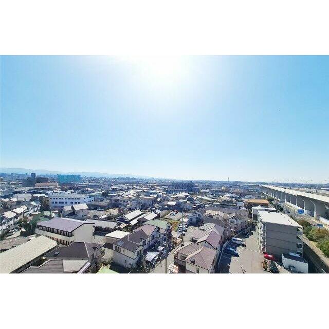 眺望：15階建ての9階部分で開けた眺望を楽しめます。