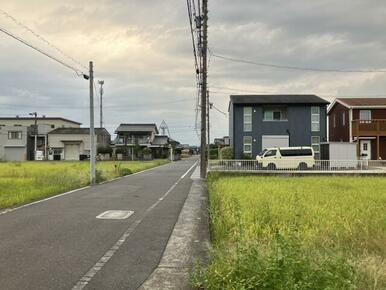 西側道路写真