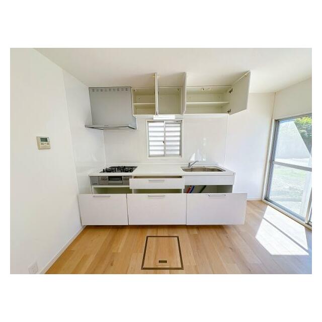 「キッチン」新品交換しました。収納力もございます。