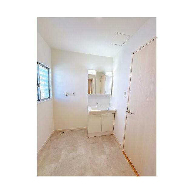 「洗面所」洗面台は新品交換済みです