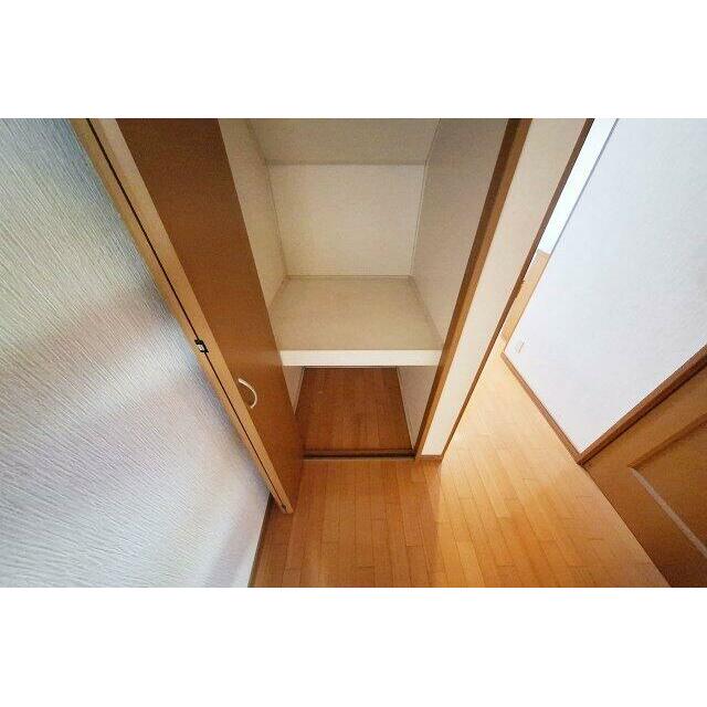 1Fホール：下部物入