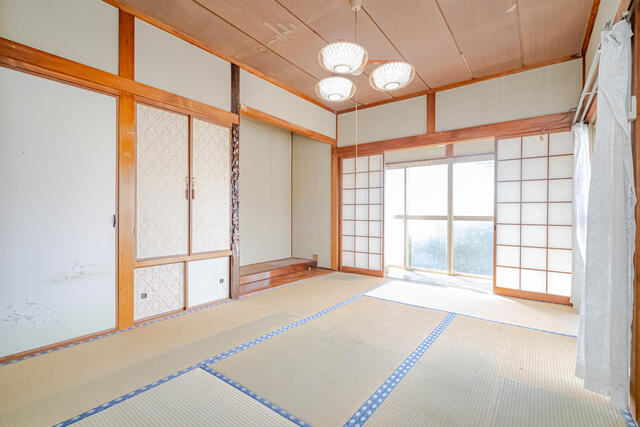 物件画像 中間市 太賀１丁目 (通谷駅) 2階建 4DK