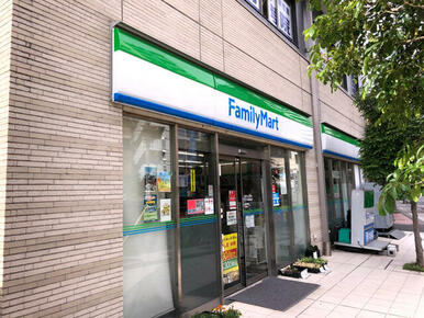 ファミリーマ－ト　シマダ黄金町店