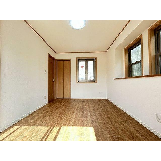 ３階洋室６帖