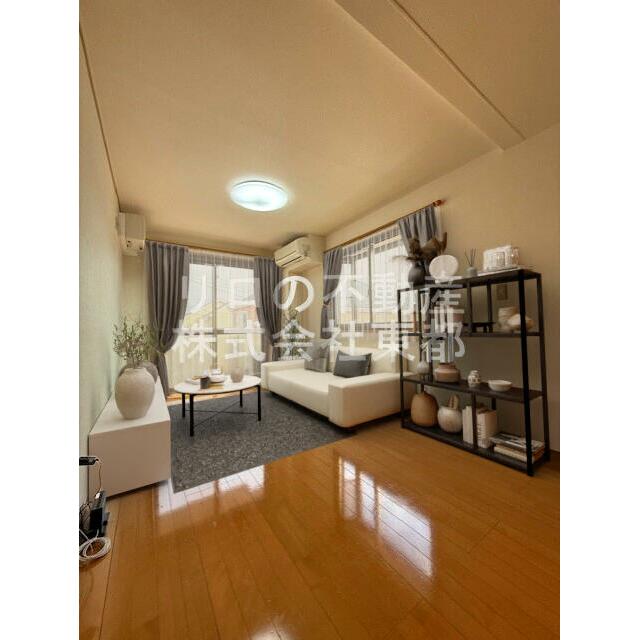 こちらの家具はCGです。家具付きではございません。