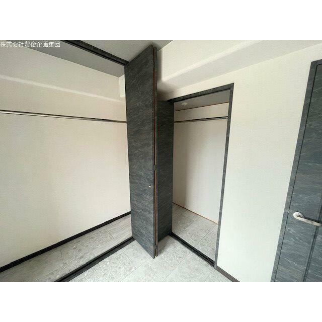 収納たっぷりの洋室！