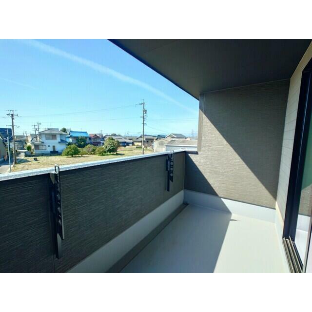 ３号棟　バルコニー 洗濯物がたっぷり干せるバルコニー