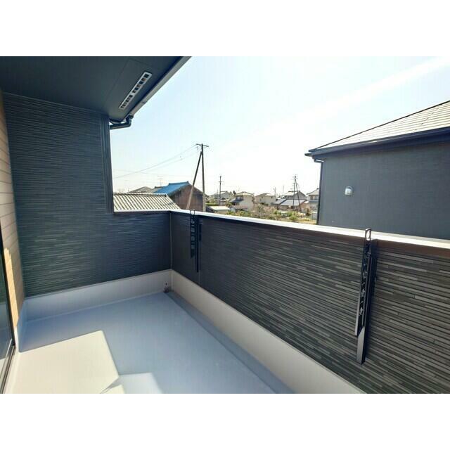 ２号棟　バルコニー 洗濯物がたっぷり干せるバルコニー