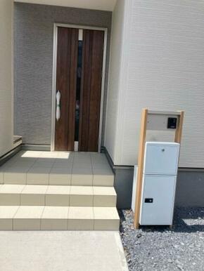 家族やゲストの笑顔が浮かんできそうな玄関（1号棟）