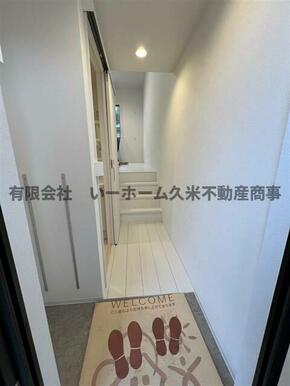 シンプルで使いやすい玄関です