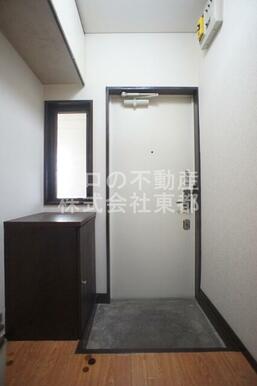 すっきりシンプルな玄関スペースです！