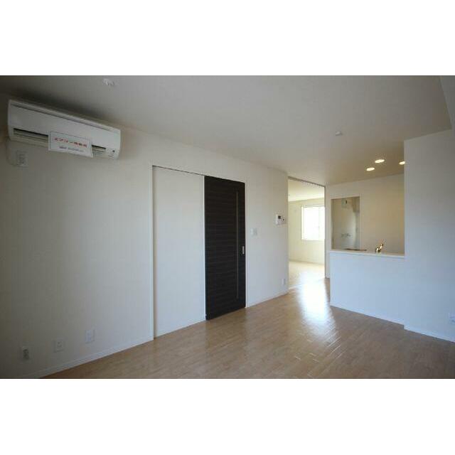 リビングにエアコン１台付き