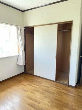 クローゼット付きで収納楽々！