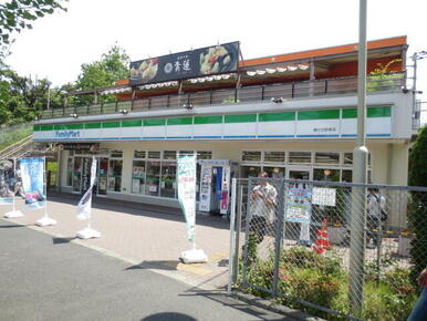 ファミリーマート藤が丘駅東店