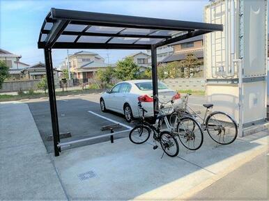 屋根付き駐車場