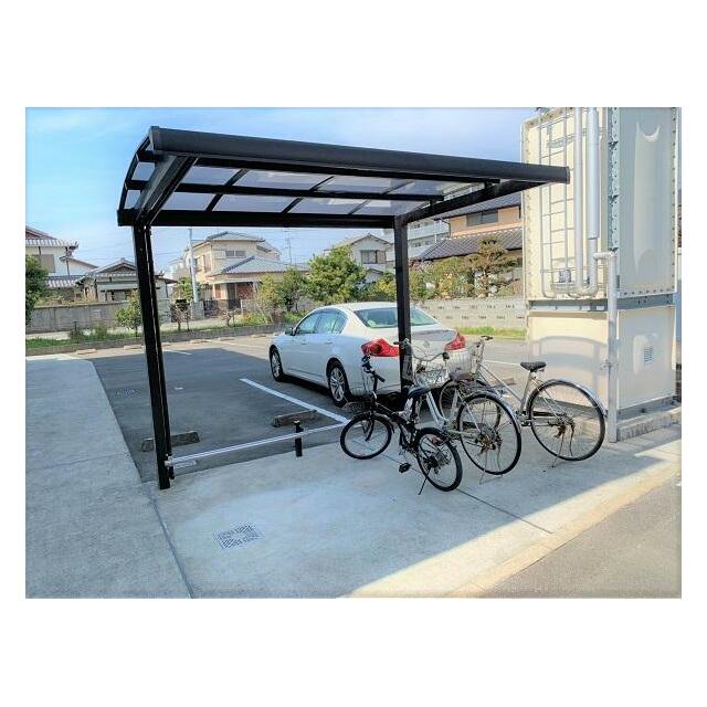 屋根付き駐車場