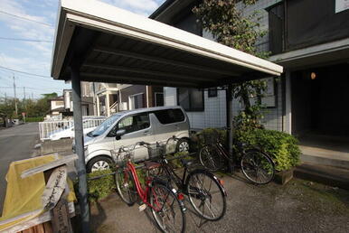 屋根付き駐輪場がございます♪