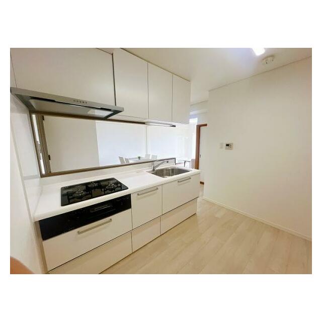 「キッチン」システムキッチンへ新品交換済みです。