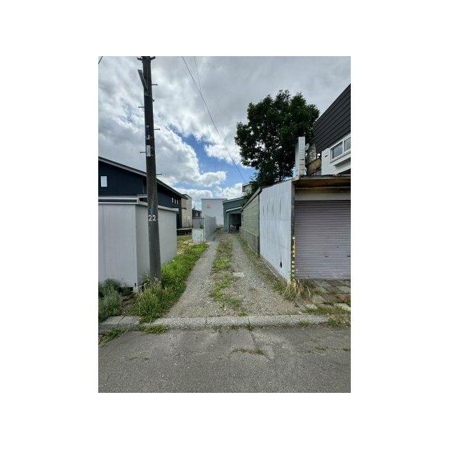 旗竿地ですので、ここから通行します。