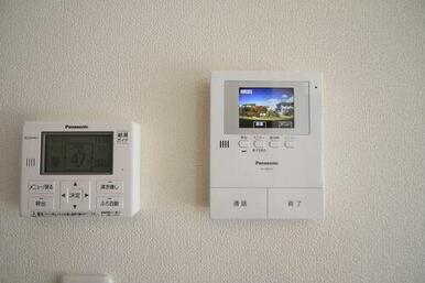 【録画機能付きＴＶモニターインターフォン・エコキュート】録画機能が付いているので不在時でも来訪者の…