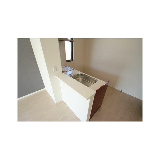 【キッチン】対面キッチンなのでＴＶを見ながらお料理が出来ます☆天板には人工大理石を採用しておりグリ…