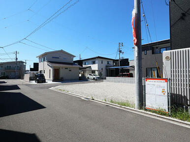 ミセスタウン西垣生町第二期分譲地　２４号地　南東側より