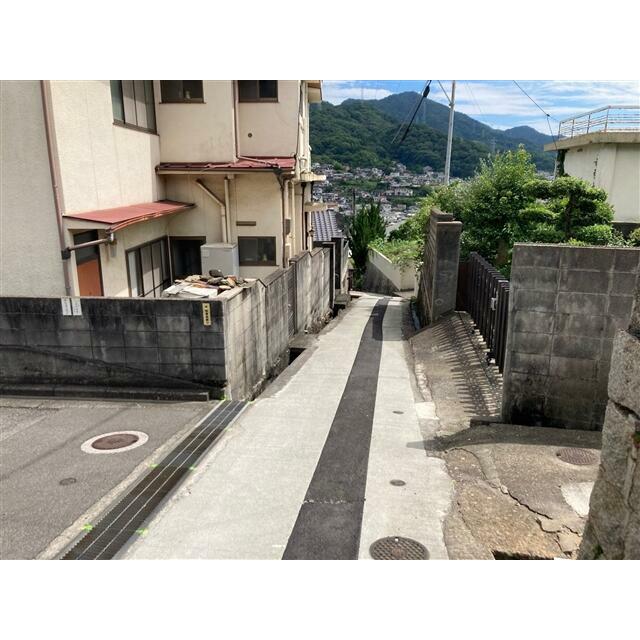 駐車場は無しですが、軽自動車進入可です。