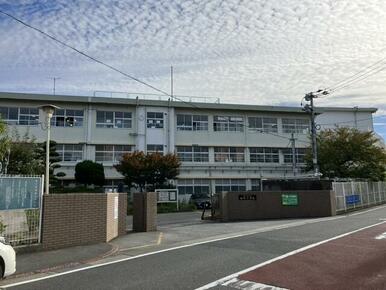 塔野小学校