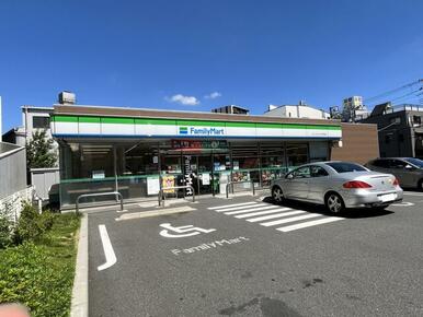 ファミリーマートガーデンシティ北戸田店