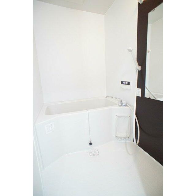 コンパクトで使いやすいお風呂です