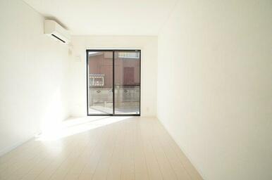 広々とした洋室です