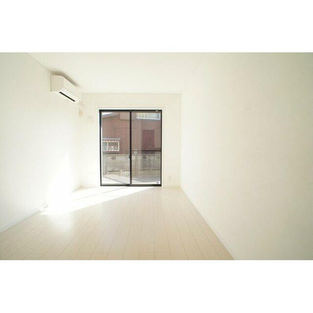 広々とした洋室です