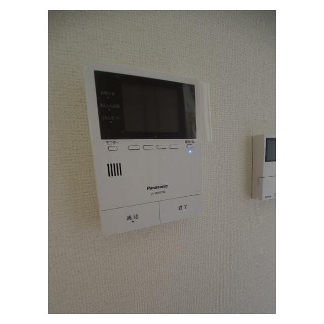 安心のＴＶモニターホン完備です