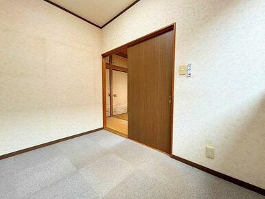 「納戸」約３帖の納戸は和室と隣接しています
