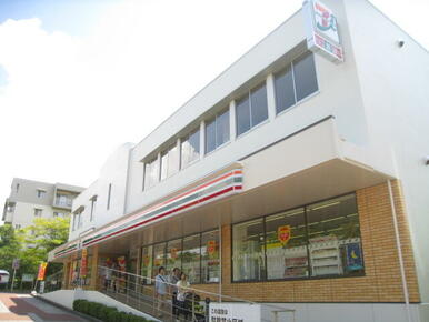 セブンイレブン近鉄高の原駅東店