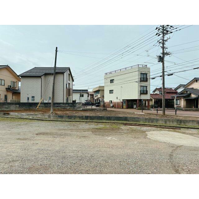 敷地後ろ側から撮影