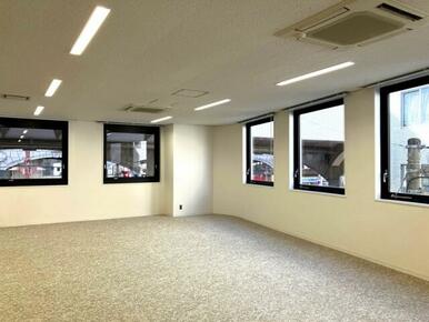 2Fワンフロア※分割前の写真です