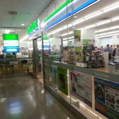 ファミリーマート　防衛省店