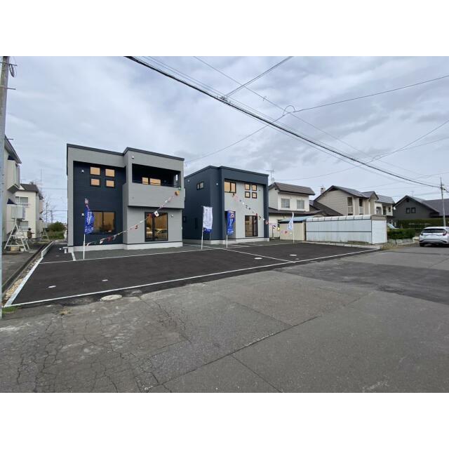 1号棟（左）、2号棟（右）