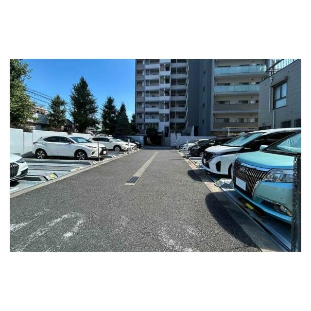 駐車場付きで、マイカー派の方にも安心です。