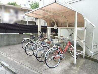 大切な自転車を雨から守る屋根付き駐輪場☆