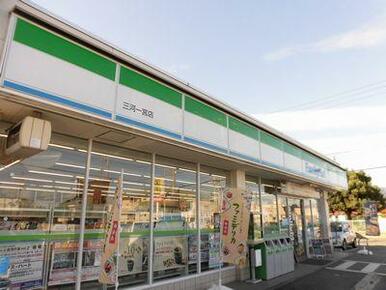 ファミリーマート豊川上野店