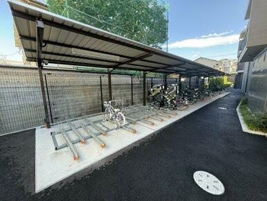 敷地内の駐輪場です。