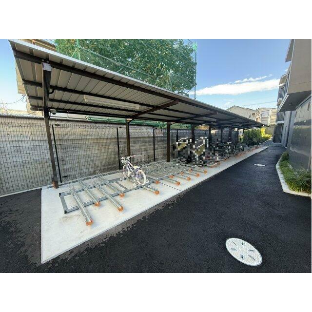 敷地内の駐輪場です。