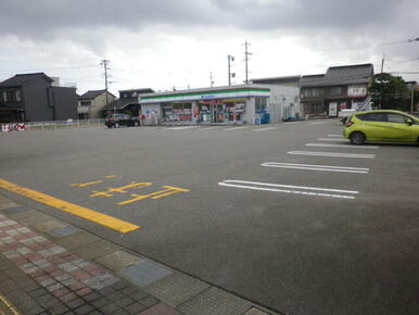 ファミリーマート射水大門店