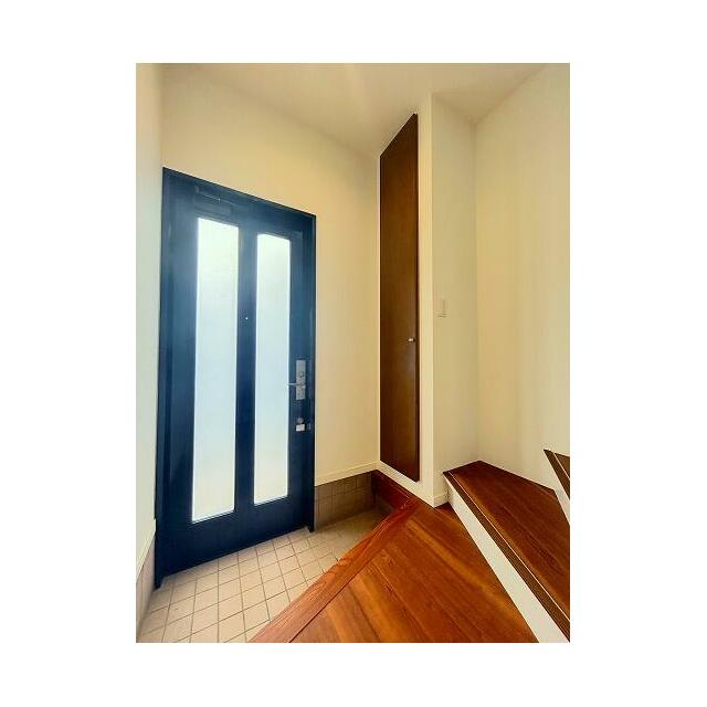 「玄関」収納がついております。