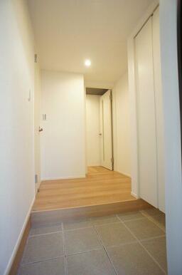 広々とした玄関